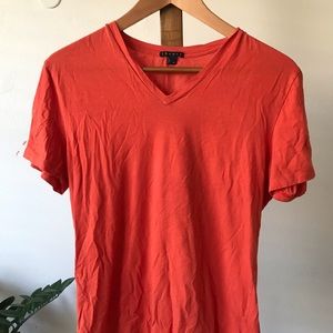Theory light weight breezy hermes color vneck